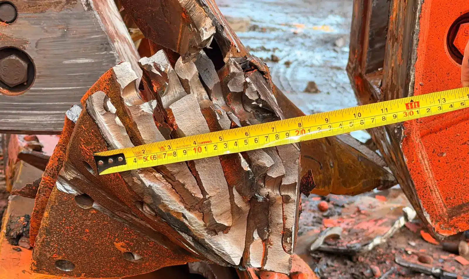 Fortress FS-245 cutting example showing a 17cm/7in thick cut
