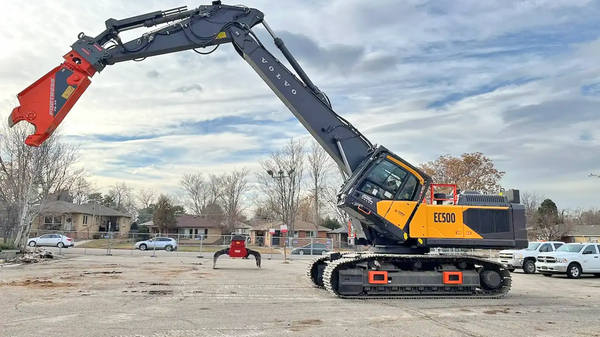Fortress FS-35 on a Volvo EC500 excavator