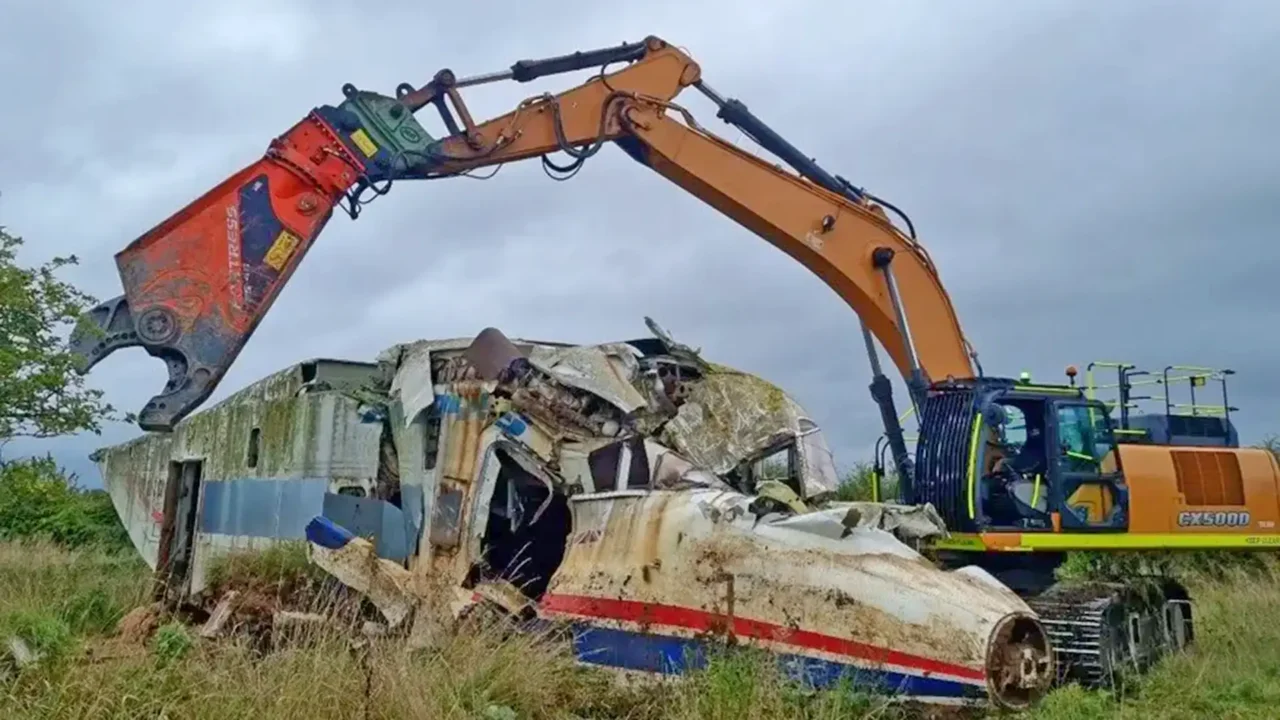 Fortress FS-45 working in a scrap yard